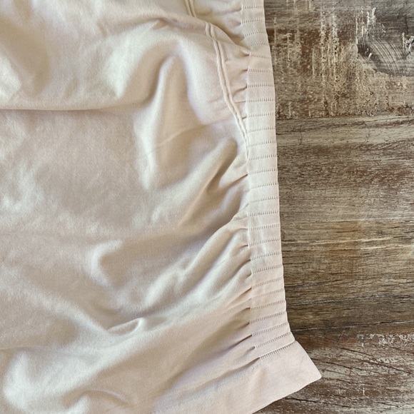 Lululemon tank - Picture 3 of 8